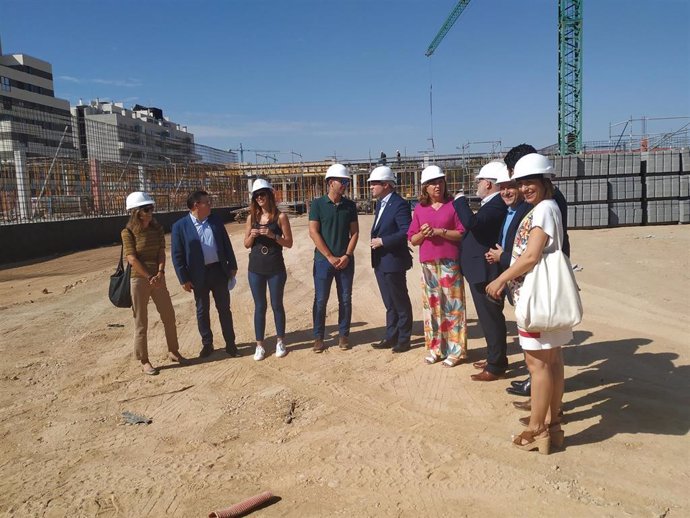 La consejera de Educación visita las obras del CEIP 36 de Albacete.