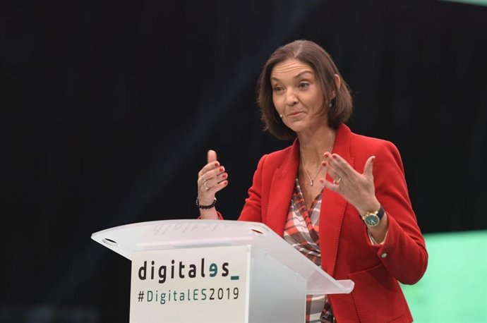 La ministra de Industria, Reyes Maroto, interviene en el 'DigitalES Summit 2019'.