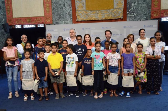 El Cabildo de Tenerife recibe a los niños saharauis que pasan sus vacaciones en la isla