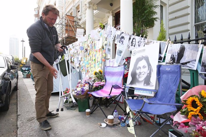Richard Ratcliffe, marido de Nazanin Zaghari-Ratcliffe, durante la huelga de hambre que realizó ante la Embajada de Irán en Londres