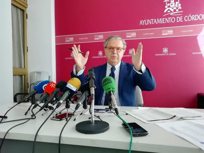 El teniente de alcalde de Hacienda, Urbanismo y Vivienda del Ayuntamiento de Córdoba, Salvador Fuentes (PP).