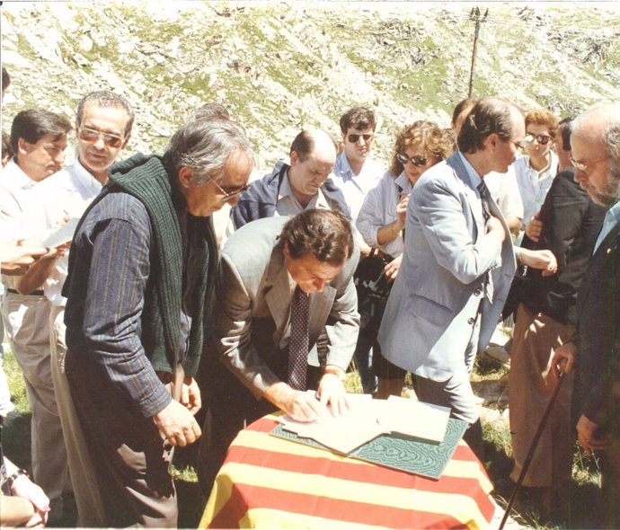 Imatge De la Constitució Del Patronat De Turisme De la Diputació De Lleida Al juliol De 1989