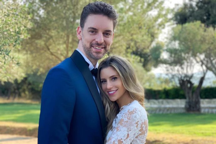 PAU GASOL Y CATHERINE MCDONNELL EN SU SEGUNDA BODA CELEBRADA EN ESPAÑA