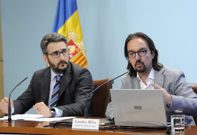 El ministro portavoz de Andorra, ric Jover, y el secretario de Estado de Asuntos Europeos, Landry Riba.