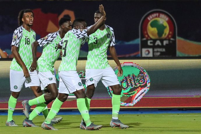 17 July 2019, Egypt, Cairo: Nigeria players celebrate scoring their first goal during the 2019 Africa Cup of Nations third place final soccer match between Tunisia and Nigeria at the Al-Salam Stadium. Photo: Omar Zoheiry/dpa