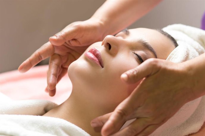 Masaje kobido facial en Carmen Navarro