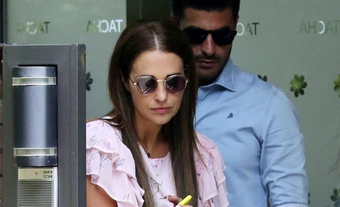 Paula Echevarría y Miguel Torres se ponen a punto fuera del gimnasio