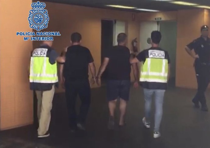 Detención de los fugitivos que dormían en una caravana en Alicante