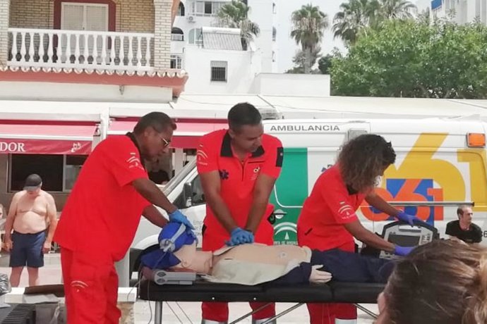 Nota Epes 061: El 061 Enseña Cómo Ayudar A Salvar Vidas En La Playa De La Misericordia