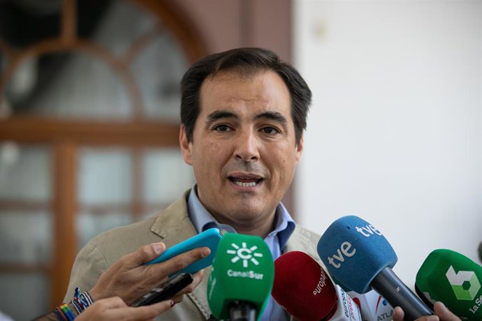 El portavoz parlamentario del PP-A, José Antonio Nieto