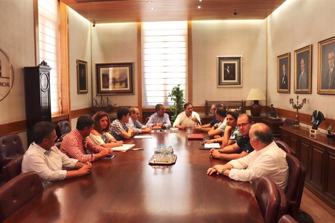 El presidente regional del PP, Paco Núñez, se reúne con el Grupo Popular en la Diputación de Albacete.