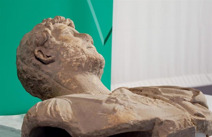 Busto del emperador Adriano recuperado del expolio en una finca de la localidad de Écija