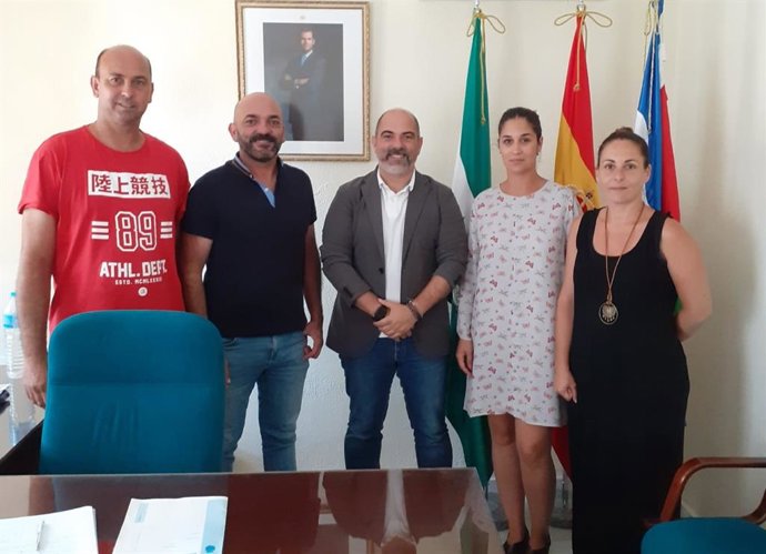 El diputado Manuel Ángel Chacón con representates de ELA de Jerez