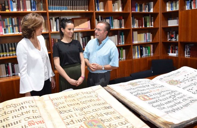 Elvira Prado Alegre, Nuria Flores Redondo y Francisco Pérez Urbán