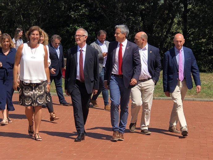 El ministro de Cultura, José Guirao, en Santillana del Mar
