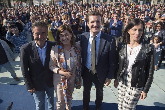 Diego Movellán, María José Sáenz de Buruaga, Pablo Casado y Gema Igual en un acto de la campaña electoral del 28A