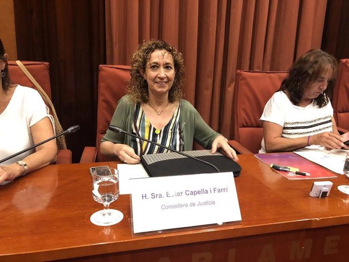 La consellera Ester Capella en la Comissió de Justícia