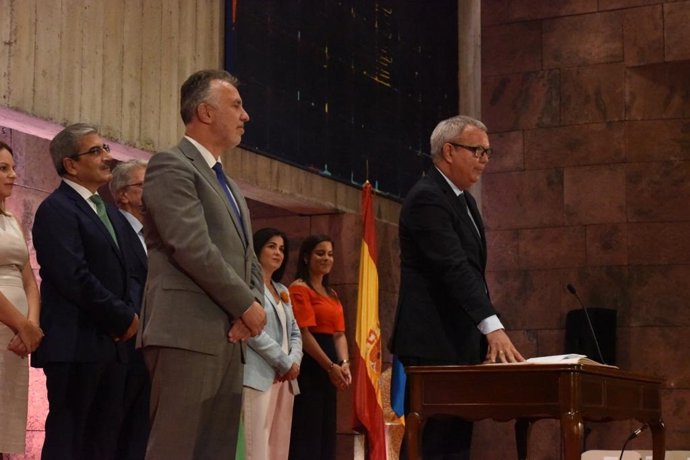 Sebastián Franquis Vera toma posesión como consejero de Obras Públicas, Transportes y Vivienda del Gobierno de Canarias