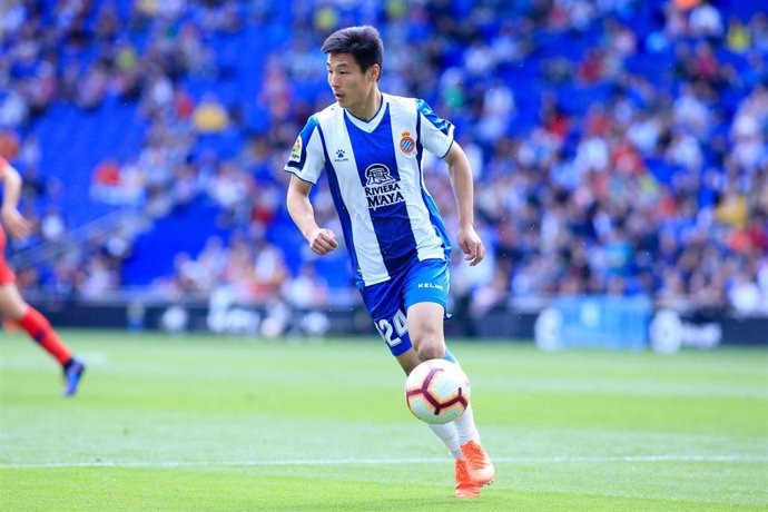Wu Lei  jugando un partido con el RCD Espanyol