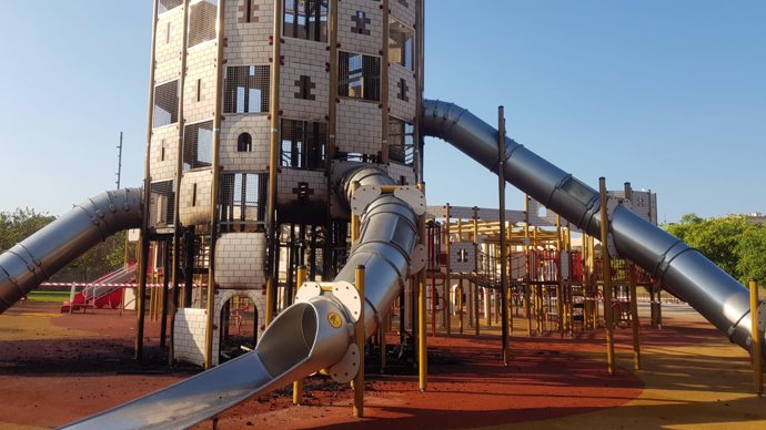 El castillo infantil del Parque de Sa Riera, tras sufrir un incendio