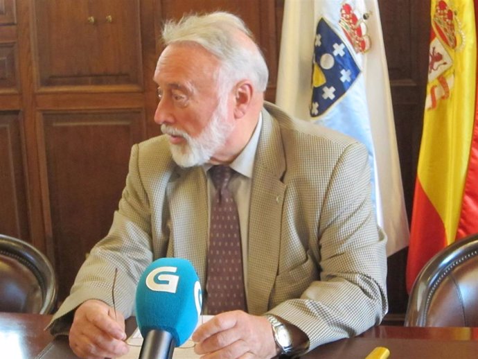 El presidente de la Autoridad Portuaria, Enrique López Veiga, este viernes en Vigo