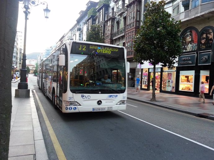 Autobús urbano en Oviedo, TUA.
