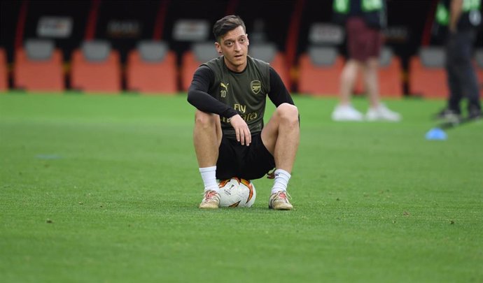 28 May 2019, Azerbaijan, Baku: Arsenal's Mesut Oezil takes part in a training session at the Olympic Stadium ahead of Wednesday's UEFAEuropa League final soccer match between Chelsea and Arsenal. Photo: Arne Dedert/dpa