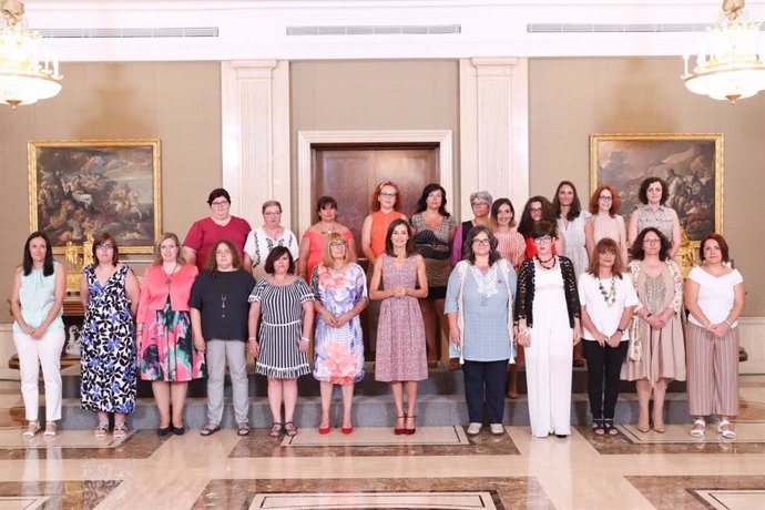 La reina Letizia recibe en La Zarzuela a la Red Estatal de Mujeres Salud Mental España