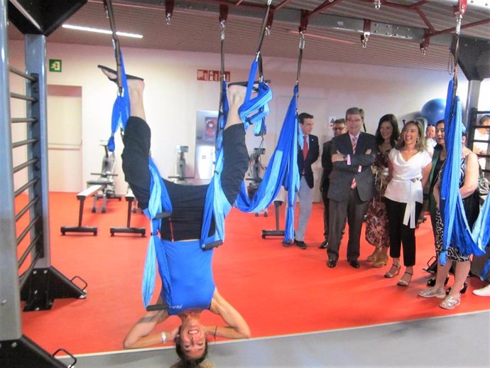 El alcalde Aburto ha inaugurado el nuevo polideportivo de San Mamés