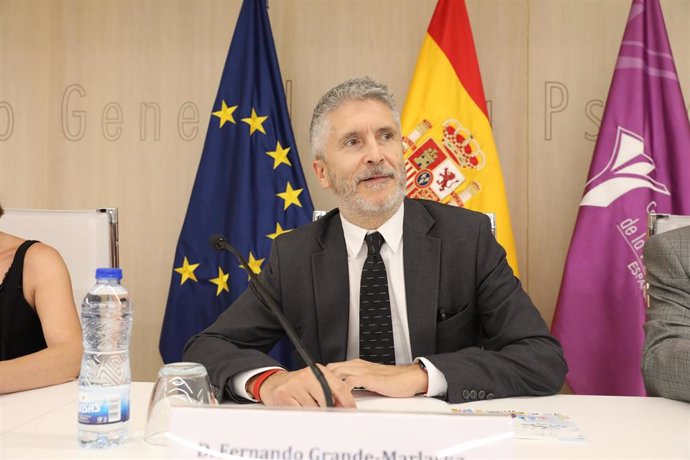 El ministro del Interior en fundiones, Fernando Grande-Marlaska, durante el acto de presentación de la 'Guía para una atención de calidad a víctimas del terrorismo'.