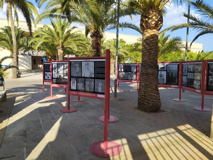 Exposició en el poliesportiu Germans Escales