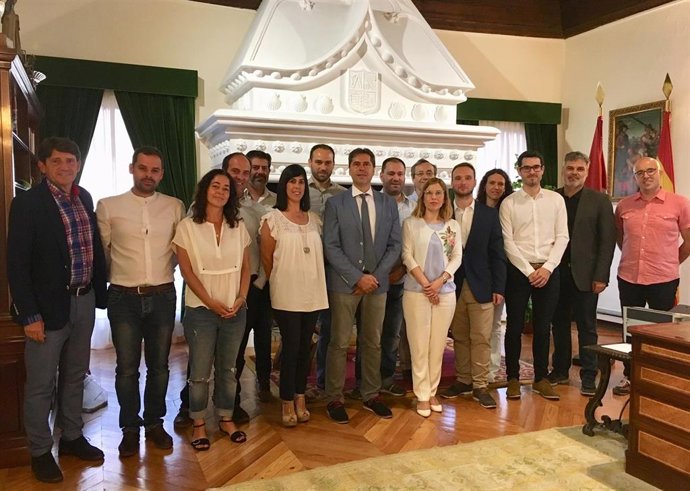 Los miembros del proyecto GEFRECON, de gestión forestal conjunta y perteneciente al Programa POCTEP de cooperación España-Portugal, han sido recibidos en la Diputación de Ávila. Foto: Diputación Ávila.