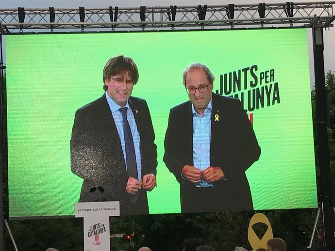 El expresidente de la Generalitat Carles Puigdemont y el presidente de la Generalitat, Quim Torra