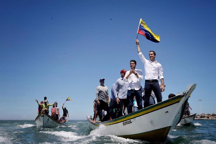 Guaidó avisa a los venezolanos de que vienen "días duros" porque "no hay solucio