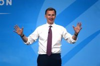 Hunt avisa a Irán de que "puede haber elegido un camino peligroso" con la captura del petrolero británico