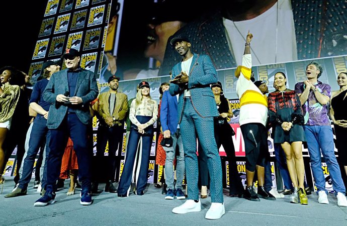 Mahershala Ali y Kevin Feige en la Comic-Con 2019