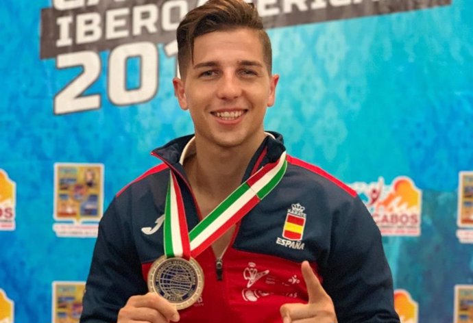 El karateca español Sergio Galán, con su oro en el Campeonato Iberoamericano 2019.