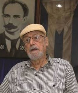 El poeta cubano Roberto Fernández Retamar