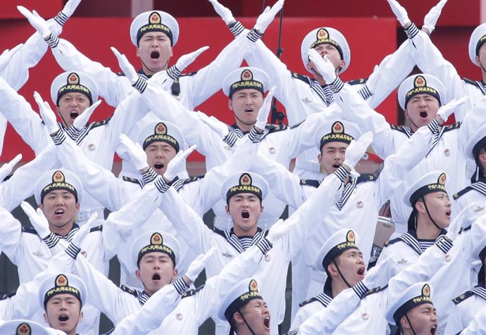 Militares de la Armada china en las celebraciones por su 70 aniversario