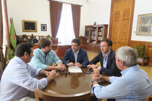 Reyes se reúne con los responsables de la CEJ