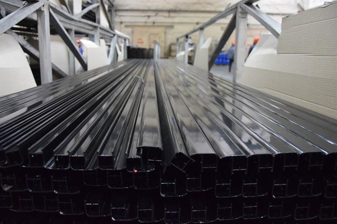 Hydro consigue un comprador para su planta de Santa Oliva y logra un acuerdo para el cierre de la de Pinto