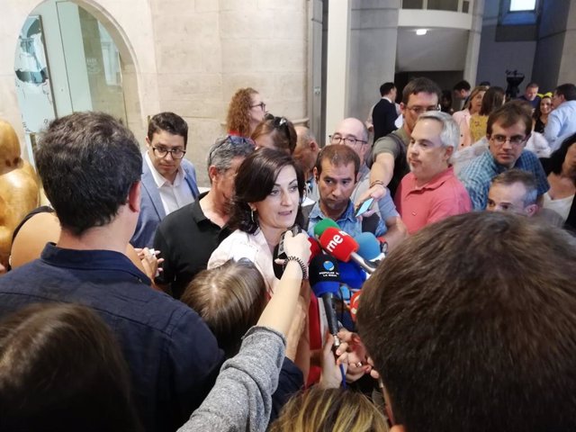 Concha Andreu atiende a los medios tras su segunda investidura como presidenta regional fallida