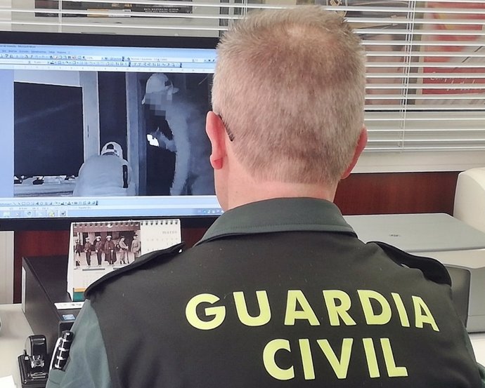 Huelva.-Sucesos.-Guardia Civil detiene a un hombre y busca a otros dos acusados de nueve robos en viviendas extremeñas