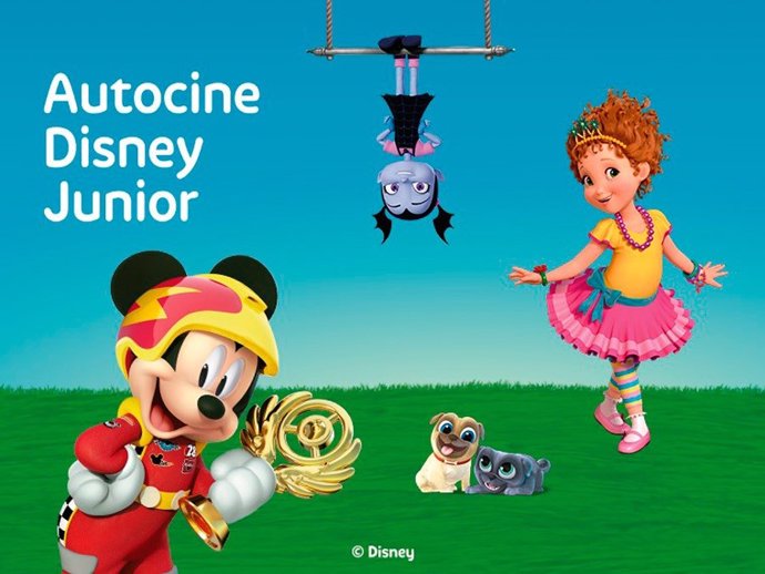 Cartel del Autocine Disney Junior. 