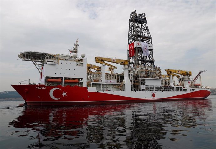 El buque de prospecciones turco 'Yavuz' zarpa desde el puerto de Dilovasi