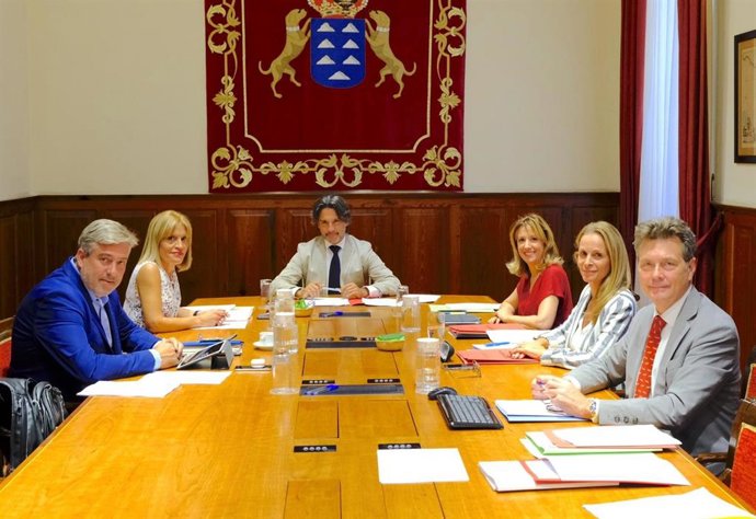 Mesa del Parlamento en la X Legislatura