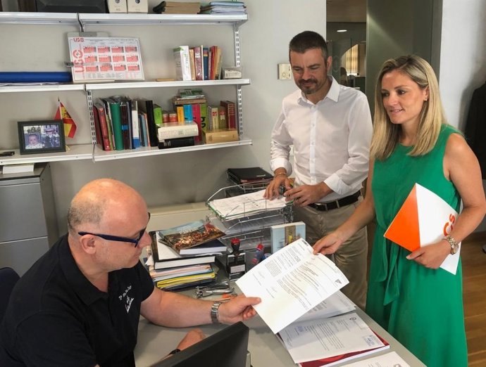 La diputada de Ciutadans en el Parlament de Balears, Patricia Guasp, presenta dues preguntes al conseller d'Educació, Martí March