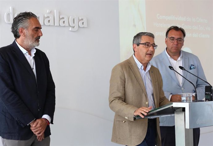 El presidente de la Diputación y de Turismo Costa del Sol, Francisco Salado