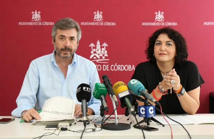 Miguel Ángel Torrico y Eva Timoteo en rueda de prensa