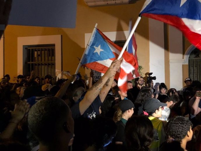 Manifestación contra el gobernador Rosselló en San Juan